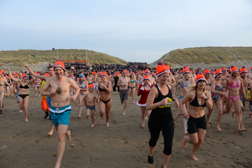 ../Images/Nieuwjaarsduik Nederzandt 2015 058.jpg